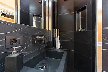Otel Bnbutler - Broletto 2*